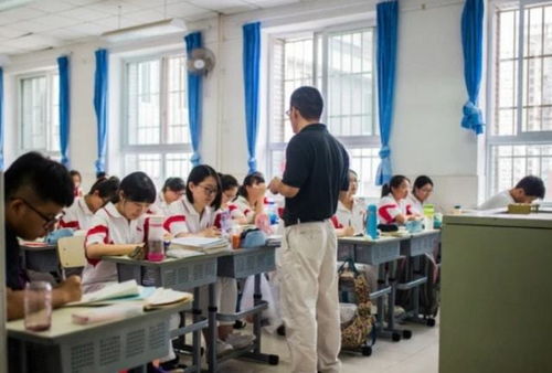 家長(zhǎng)一句話有多 傷人 38年教齡老教師毅然選擇辭職,引發(fā)關(guān)注